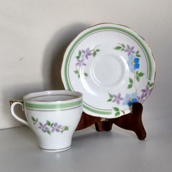 Roslyn Teacup Tea Cup & Saucer Blue Flowers BLuebells - Picture 1 of 11